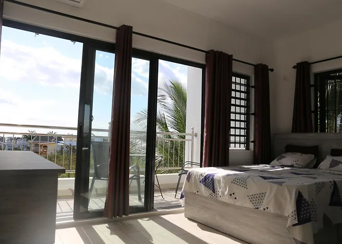 3 Bedroom Family Pool Villa Flic-En-Flac Beach