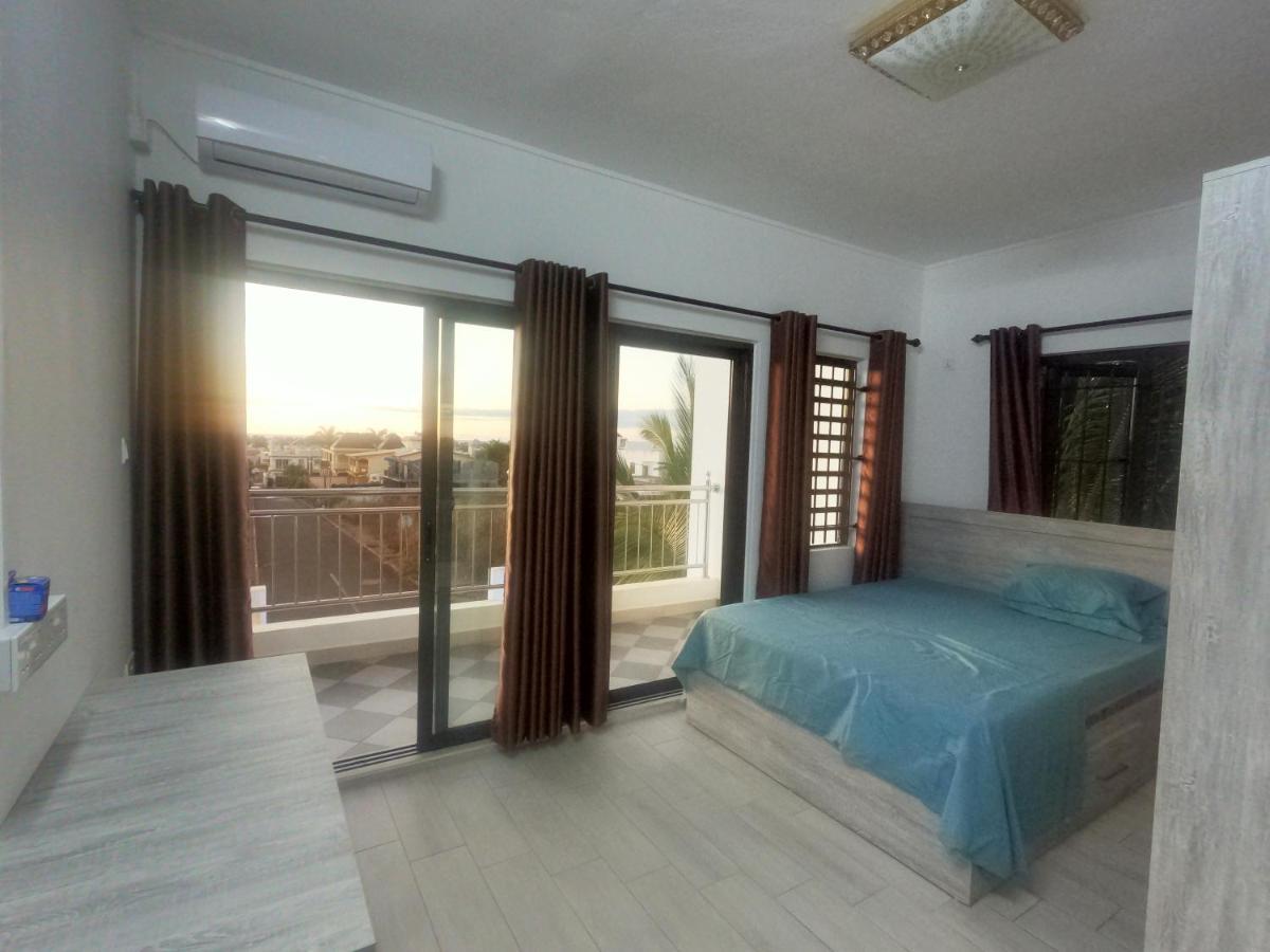 3 Bedroom Family Pool Flic-en-flac Villa