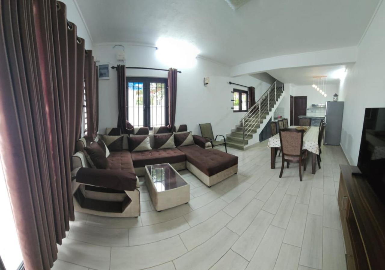 Villa 3 Bedroom Family Pool Flic-en-flac Flic en Flac